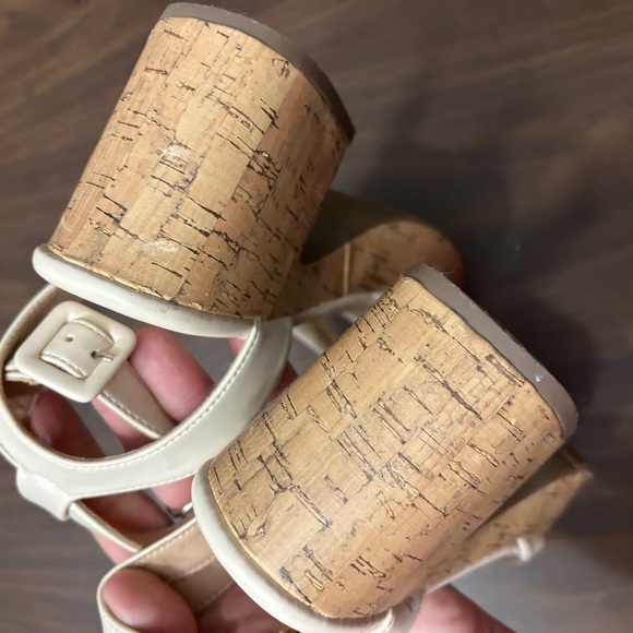 Journees collection platform ankle strap cream sandal 7 - Picture 9 of 11